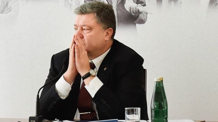 Новый кошмар Порошенко: Киев не получит денег, все пушки Трамп оставит себе