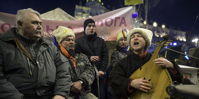 Прозрение УкроСМИ : как власть благодарит певцов Майдана и борцов с ватой