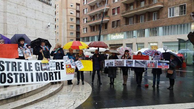 Бунт народа: европейцы требуют отправить Порошенко под трибунал