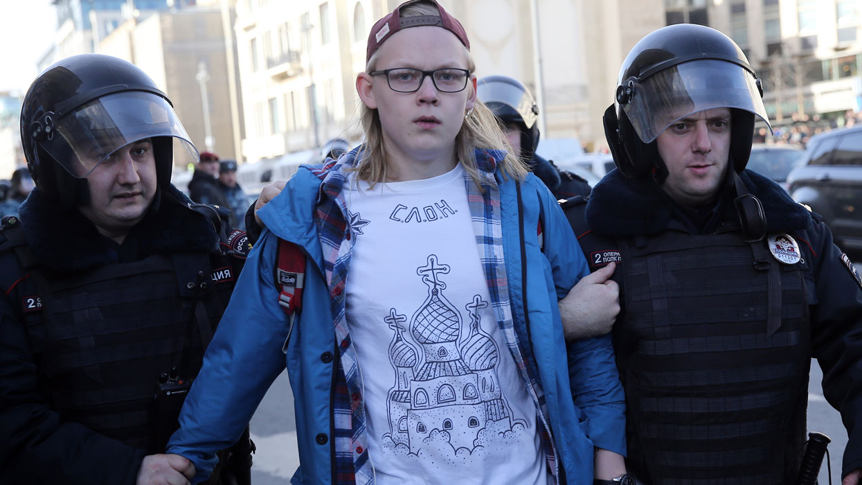 В ожидании чуда: российским школьникам доверили «спасение» Европы от Путина
