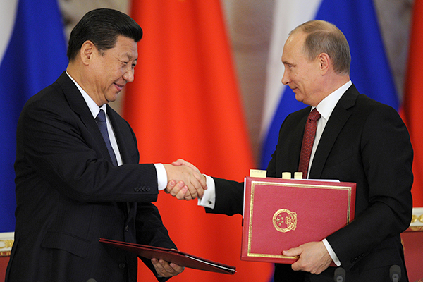 Как и зачем Путин "отдал Китаю острова и территории"