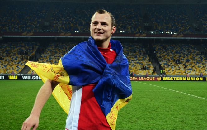 Украинского футболиста-бандеровца Зозулю со скандалом «турнули» из Швеции