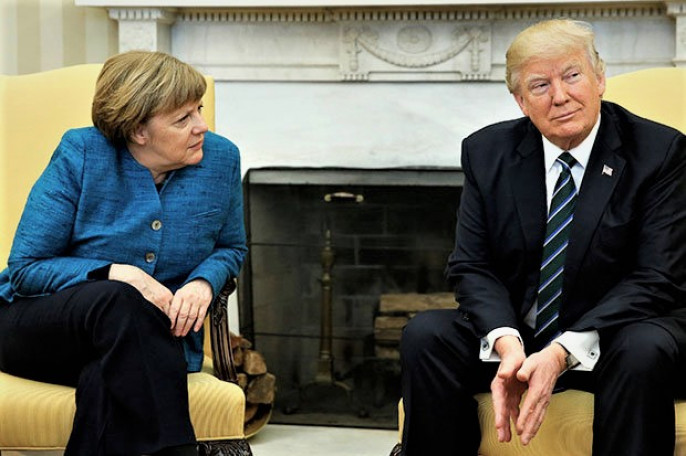 Трамп отказался пожать руку Меркель