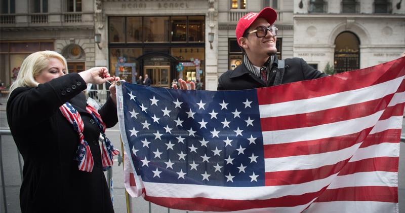Толерантность без границ: нацменьшинства США против американского флага