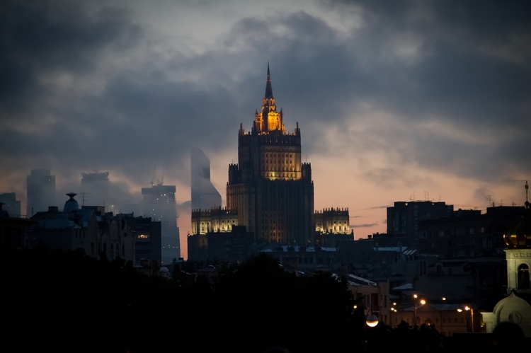 В День смеха МИД России предложил хакерские услуги и помощь в выборах
