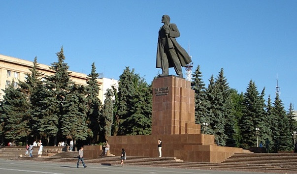 Памятники Ленину обрели всенародную поддержку