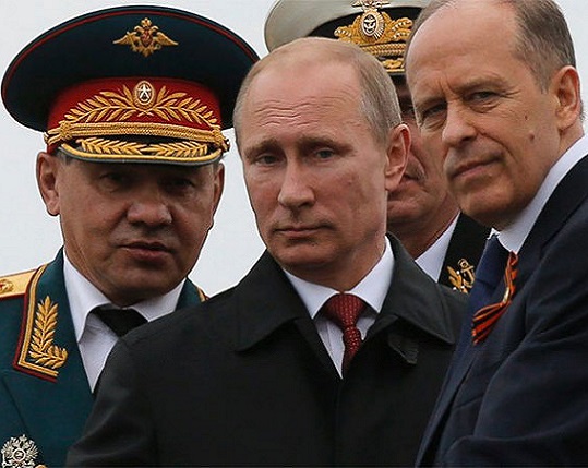 Путин – наш рулевой. Но кто рулит Путиным и выбирает курс страны?