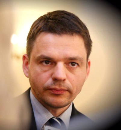 За «вшей» ответит: Депутат Латвии, оскорбивший русских, получит по полной