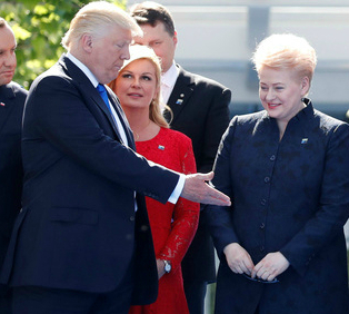 В Литве посмеялись над тем, как Трамп указал на место Грибаускайте