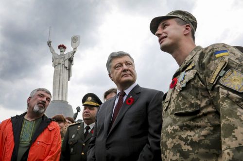 День Победы Украины. Порошенко на тропе войны