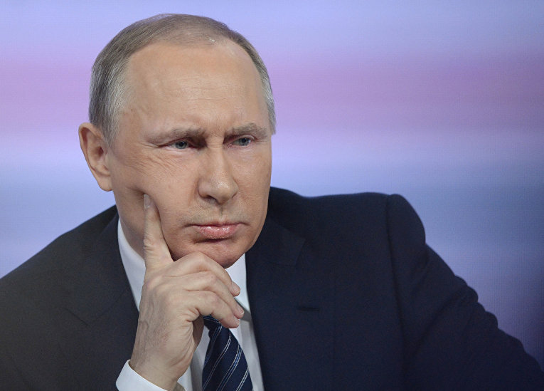 Работа над ошибками: подоплека встречи Макрона с Путиным