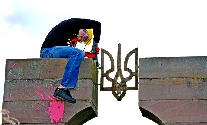«Заклятые друзья»: Как Варшава ставит Киев на место