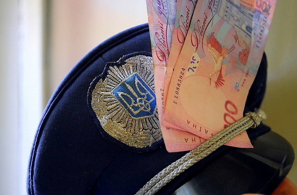 В Северодонецке патрульные «нацполиции» вымогали у студента деньги