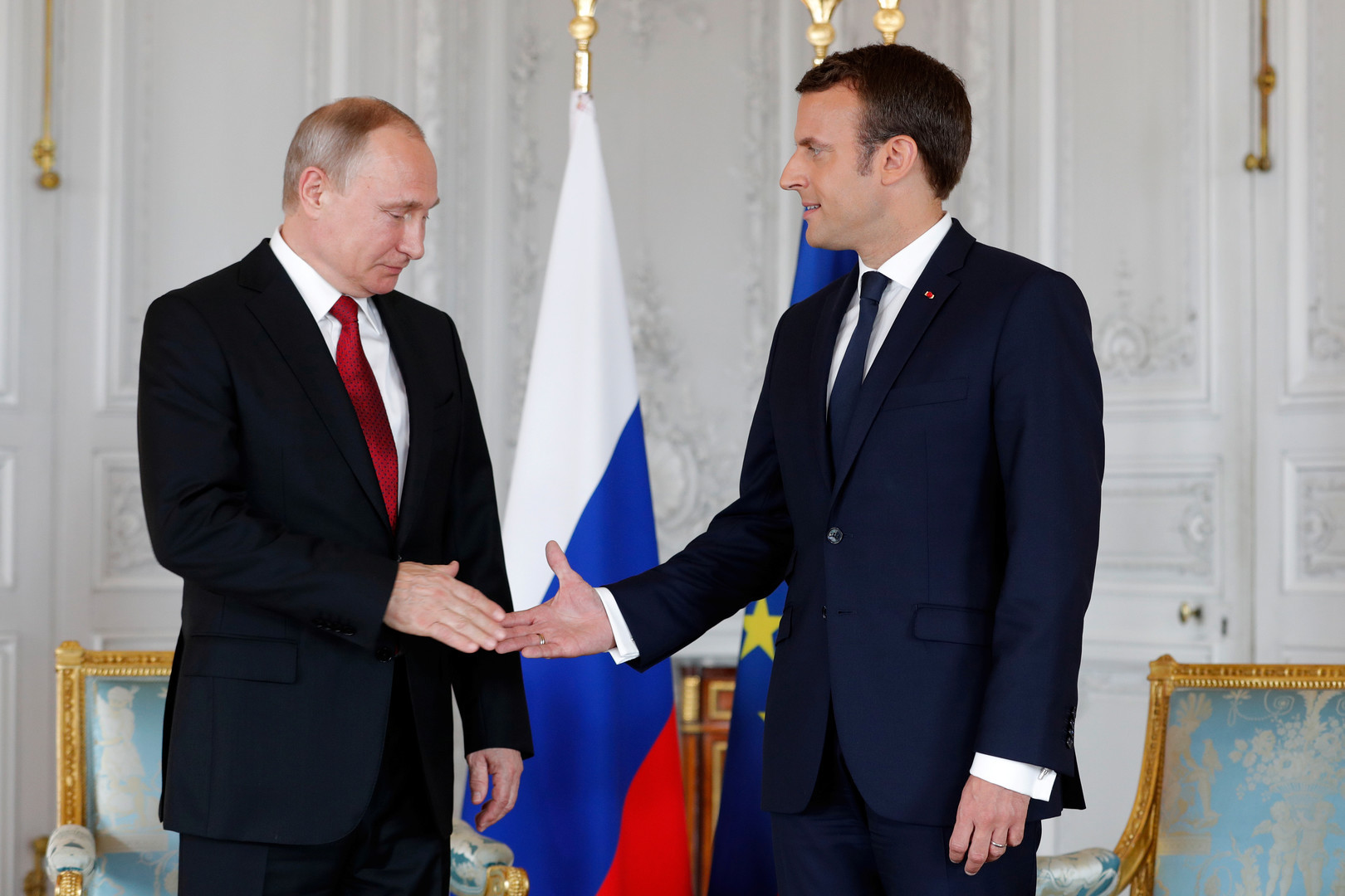Макрон показал заинтересованность Франции в России
