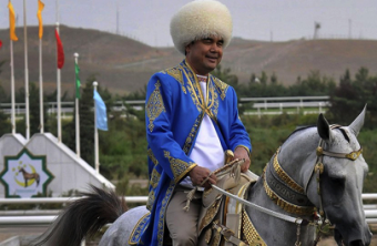 Девять фактов из биографии президента Туркменистана Бердымухамедова