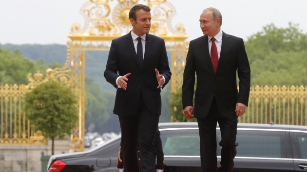 Подоплека встречи в Версале: Макрон встретил Путина в роли «проводника»