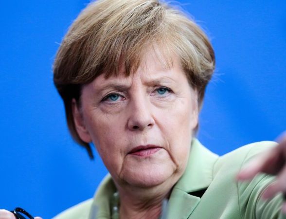 Непобедимая Меркель: фрау и Макрон скинут США с европейской шеи