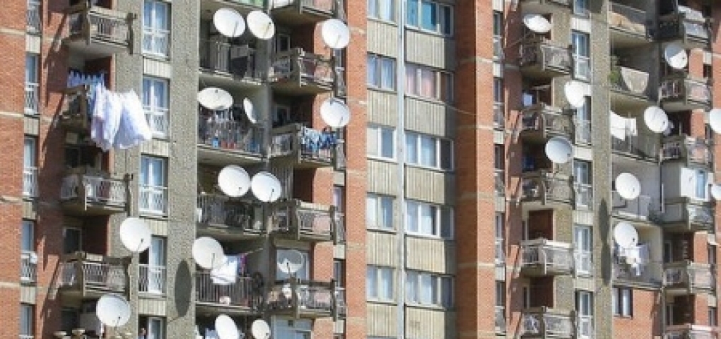 Из-за запрета российского ТВ Киев массово устанавливает спутниковые тарелки