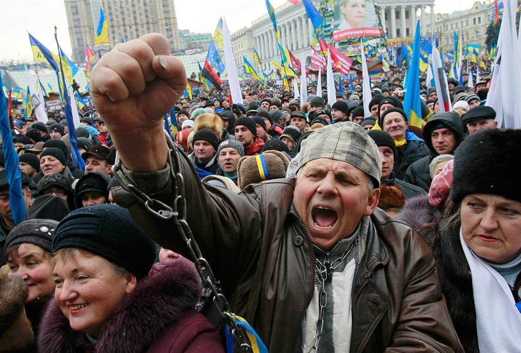 Порошенко разгневал украинцев постом о погибшем АТОшнике: «Ты фашист!»