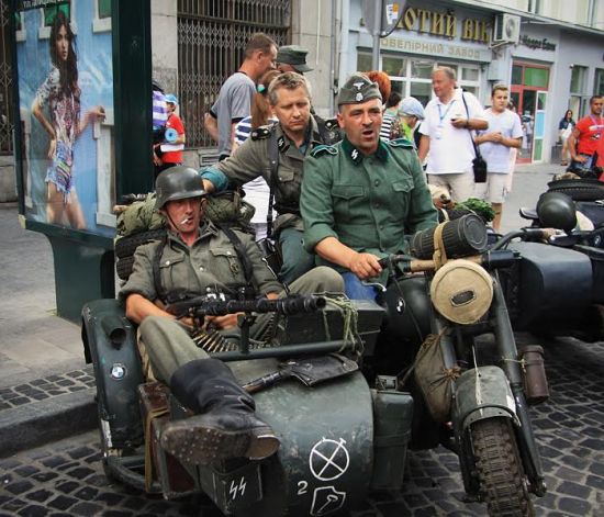 Бандеровцы довели поляков: во Львов приехали украинские фашисты в форме СС