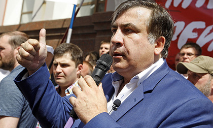 Саакашвили заявил, что намерен свергнуть Порошенко