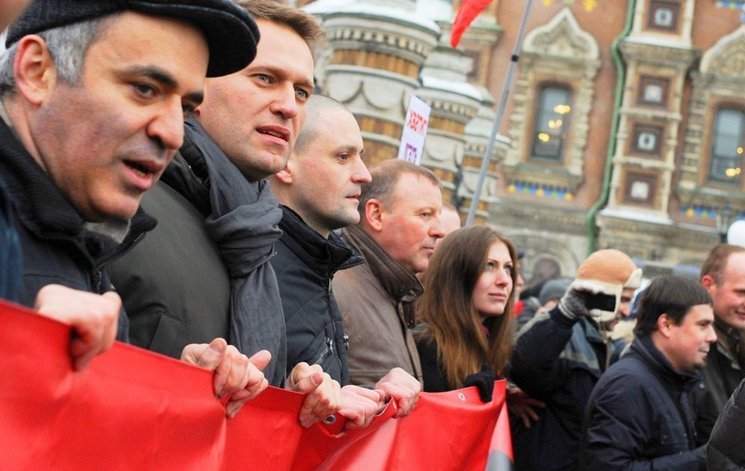 Российские оппозиционеры поливают друг друга помоями на Украине