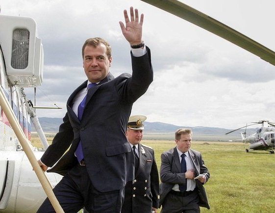 Медведев – «хромая утка» и больше не агитирует за кандидатов в губернаторы