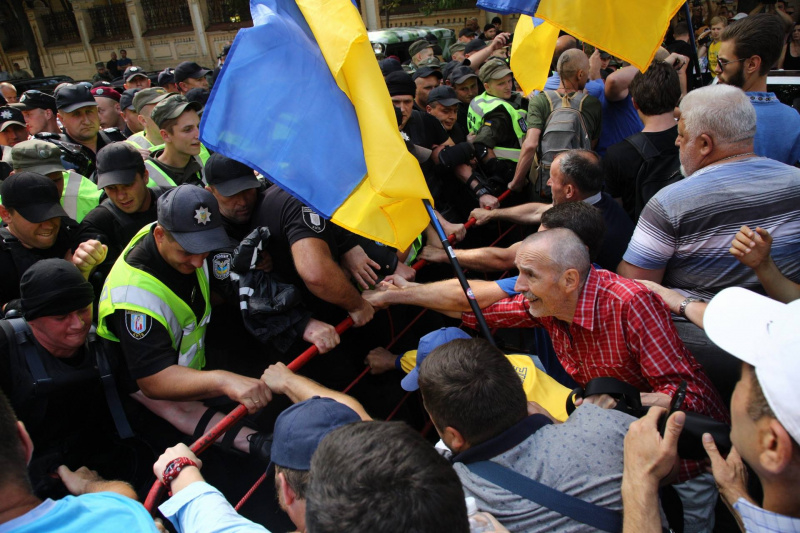 Обстановка накаляется: митинг против Порошенко в Киеве набирает обороты