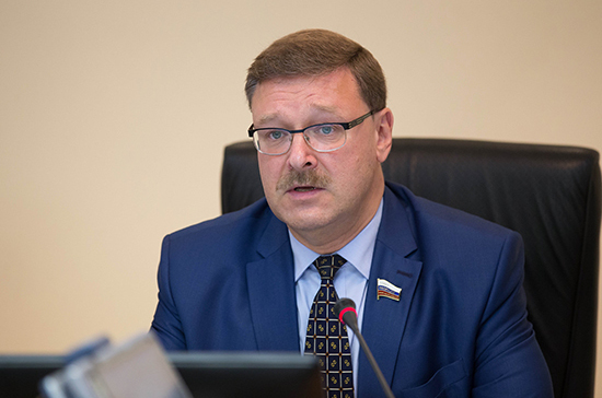 Косачев: РФ примет ответные меры в отношении Польши за снос памятников
