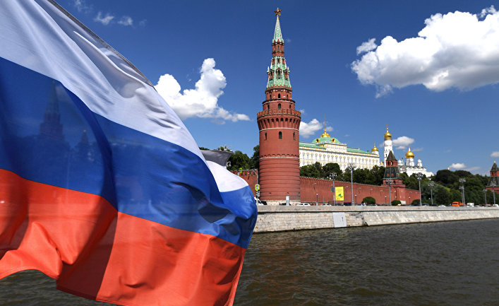 "Почему вы должны ненавидеть Россию": о новом призыве западных СМИ