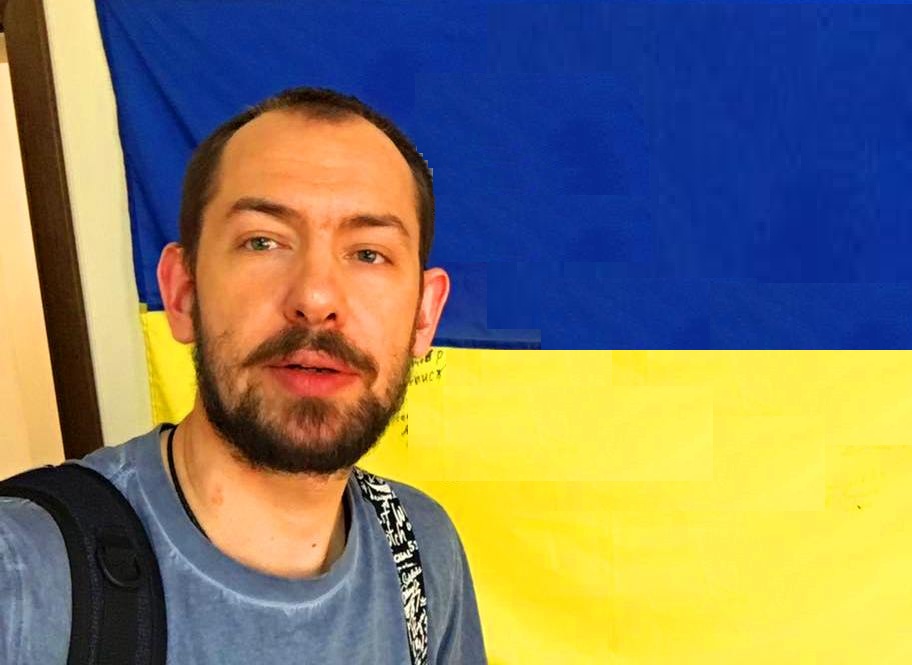 Цимбалюк «переобулся»: вон посольство Украины, можете брать яйца и бросать