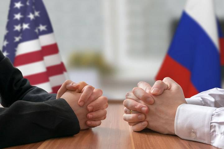 Размен: что должны скрыть переговоры Суркова и Волкера