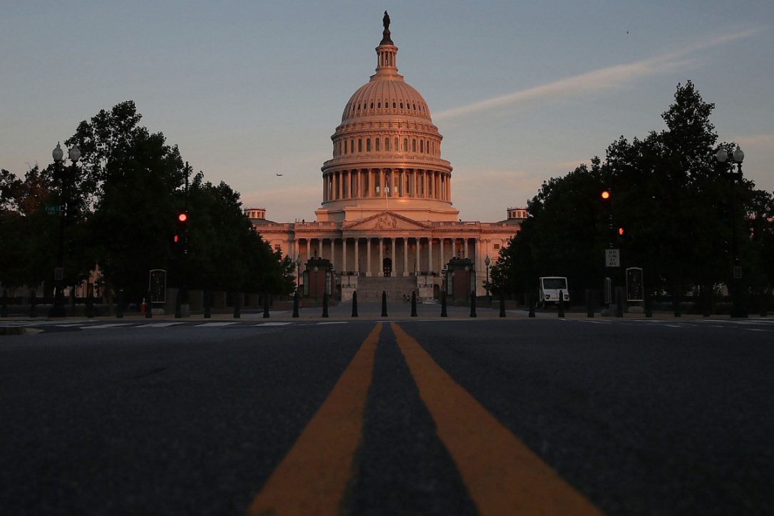 Конгресс победил Белый дом - США взяли курс на парламентскую республику
