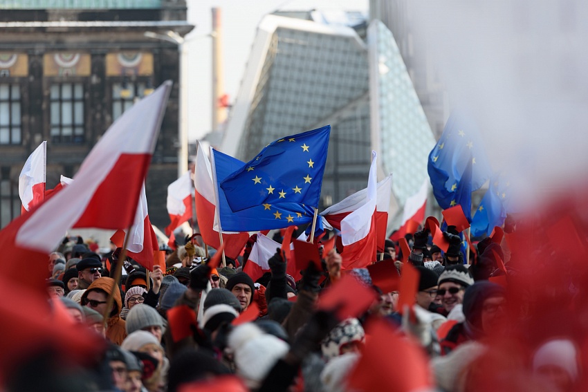 Польский евробунт. Почему Евросоюз готовит санкции против Варшавы
