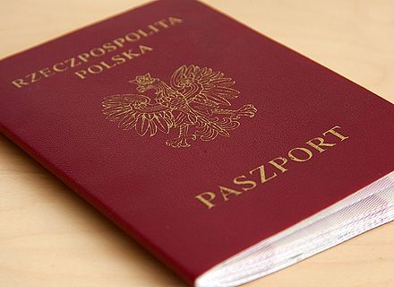 Украина недовольна решением Польши: Львов в паспорте встал между соседями