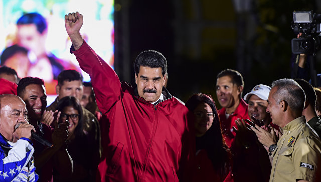 Мадуро заявил, что горд наложенными на него санкциями США