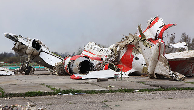 Крушение Ту-154: Польша снова обвиняет Россию, заявив о следах взрыва