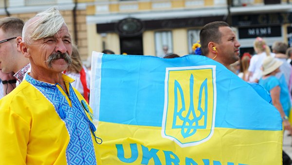 Украинцы бурно обсуждают «визовый удар» по РФ: Подарок ко Дню Независимости