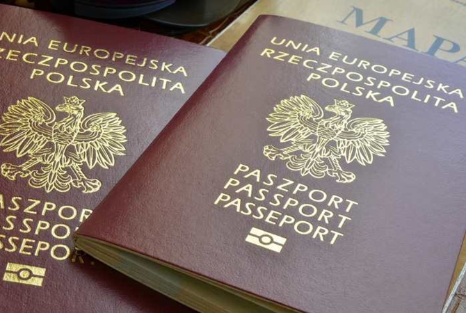Польша идет к катастрофе: паспортный скандал ударил не только по Украине