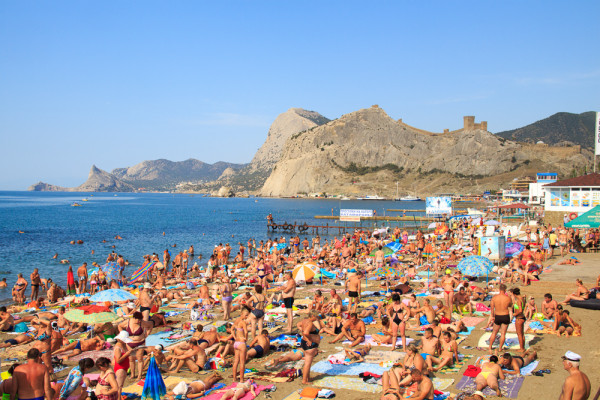 Крым, завидуй: украинец похвастался переполненными пляжами Одессы