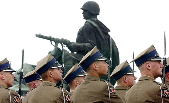 Польские журналисты призывают не допустить сноса советских памятников