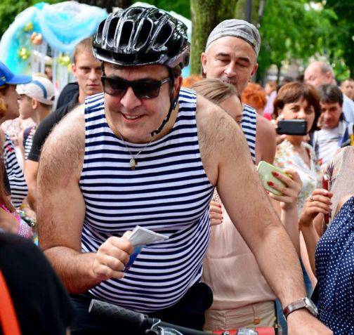 Саакашвили рулит на Украину: на границу прибыли молодчики спортивного вида