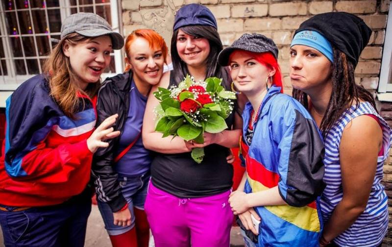 Русские мигранты за границей скучают по России, гречке, сосискам и грибам