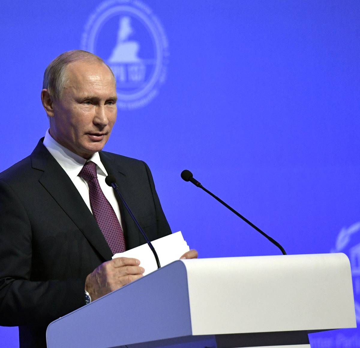 Путин: Эрозия системы международного права – вызов всем парламентам мира