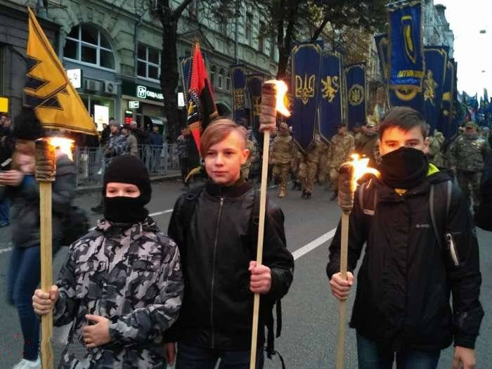 Украинский нацизм на марше:  Они хотят дожить до развала России