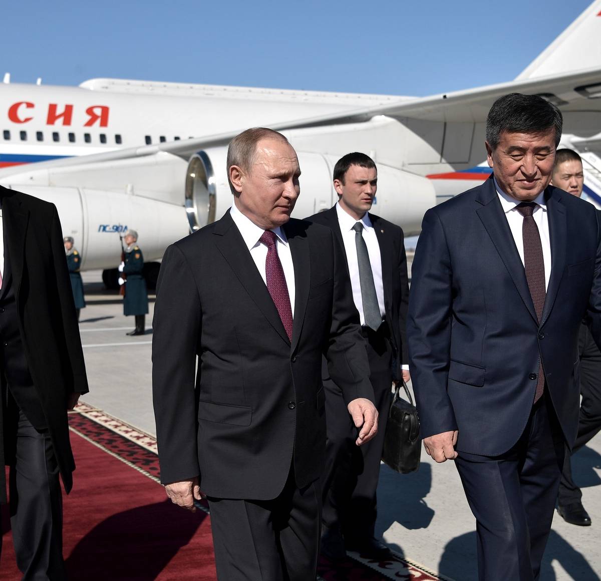 Новое руководство Киргизии сохранит прежний курс страны