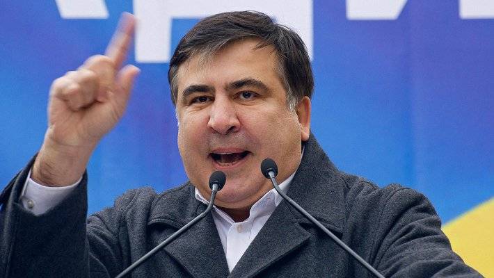 Саакашвили: пока Порошенко у власти, украинцев ждут обнищание, унижение