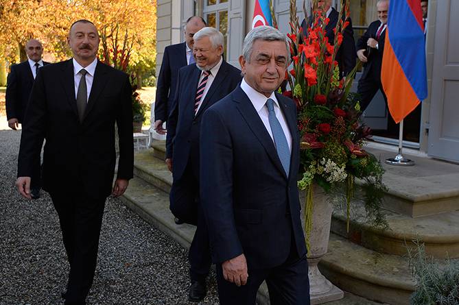 По разные стороны оптимизма: на чем разошлись Саргсян и Алиев?