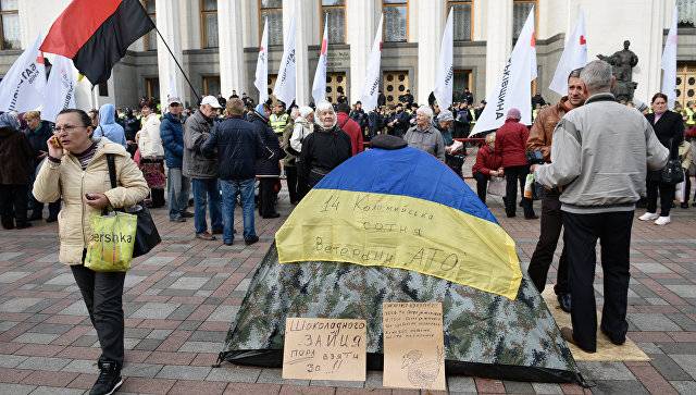 Майдановец по вызову. Стало известно, сколько платят протестующим в Киеве