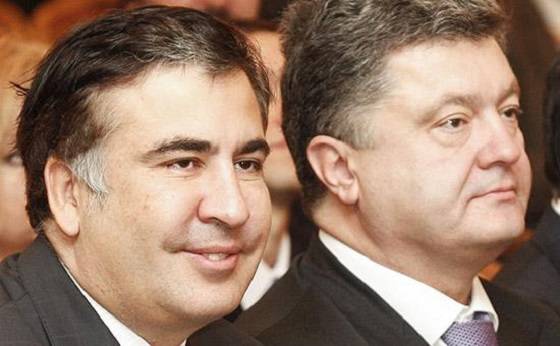 «Запах Майдана»: Саакашвили – жареный петух, клюющий Порошенко в одно место